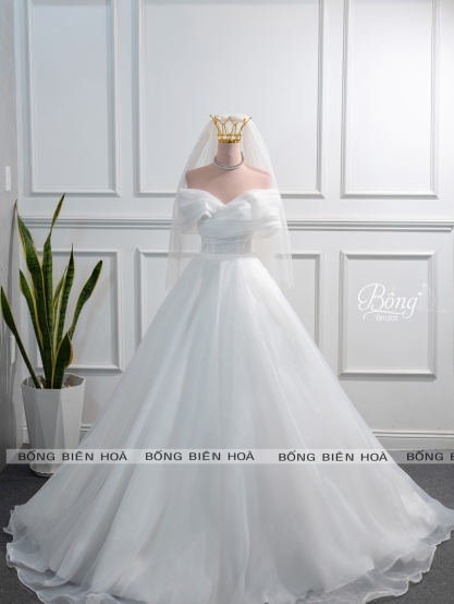 Váy Cưới Tay Trễ Vai Thân Xếp Ly Trơn Tùng Phồng HCD104