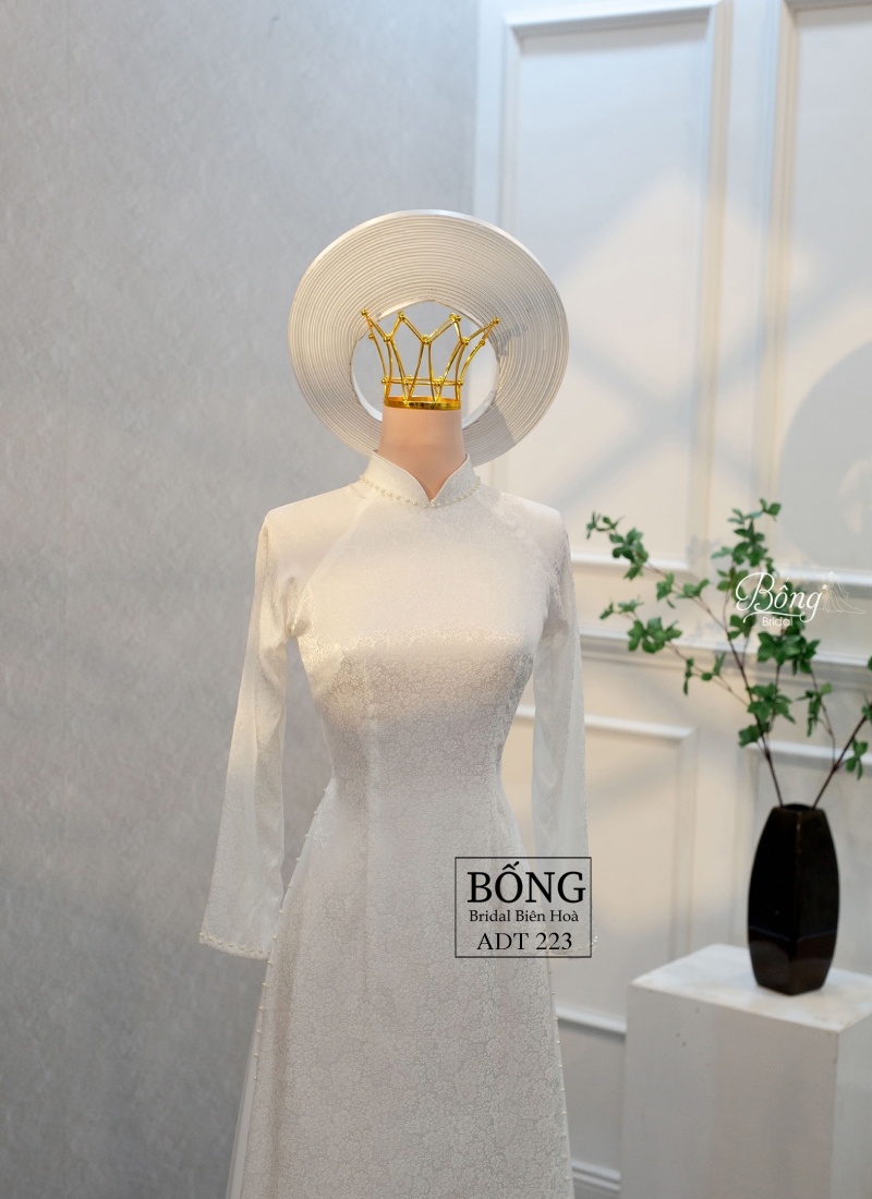 Áo Dài Nữ Trắng Kết Ngọc Viền Cổ, Tay, Tà ADT223