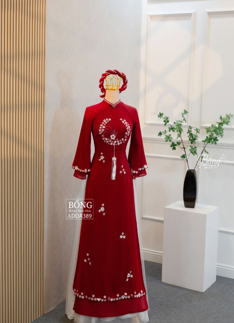 Áo Dài Nữ Đỏ Đô Kết Vòng Hoa Trắng ADD389