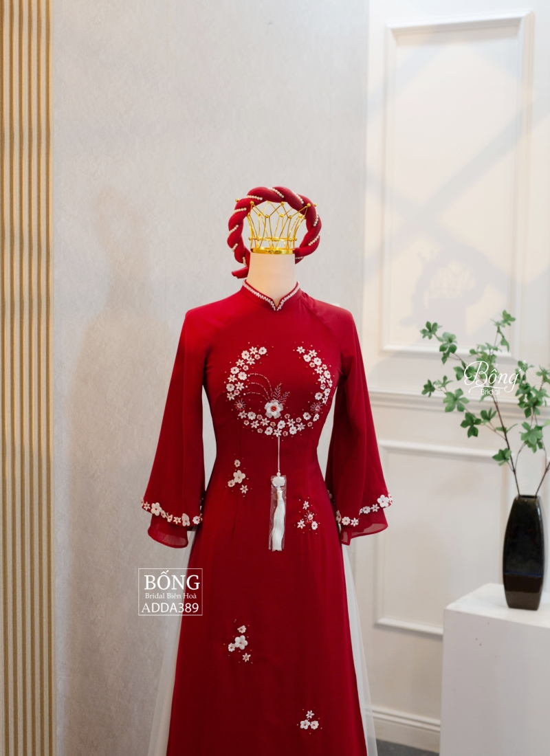 Áo Dài Nữ Đỏ Đô Kết Vòng Hoa Trắng ADD389