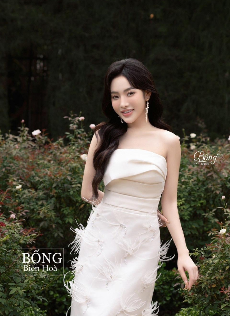 Váy Form A Cúp Ngực Kết Lông Vũ HCD110
