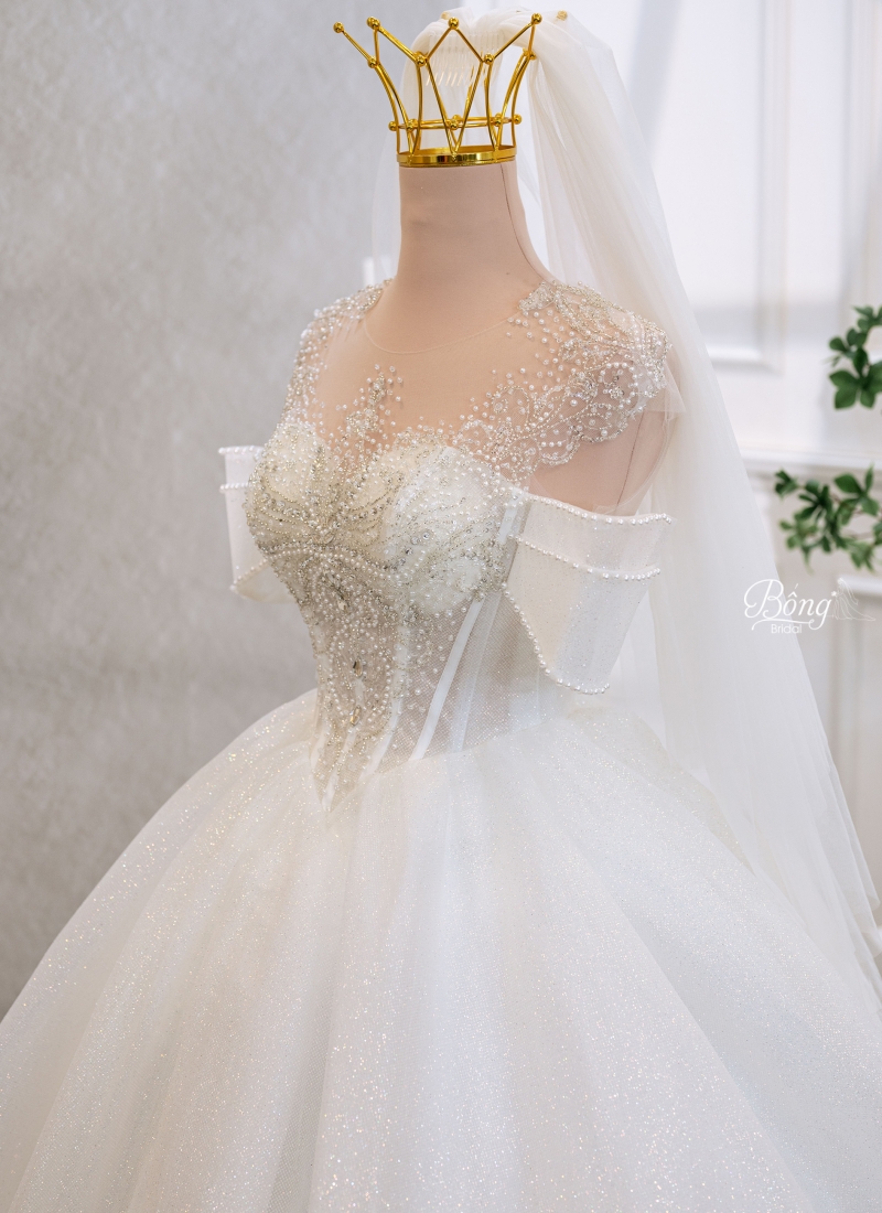 Váy Cưới Kim Tuyến Tay Trễ,  Kết Cườm Lên Vai KSR128