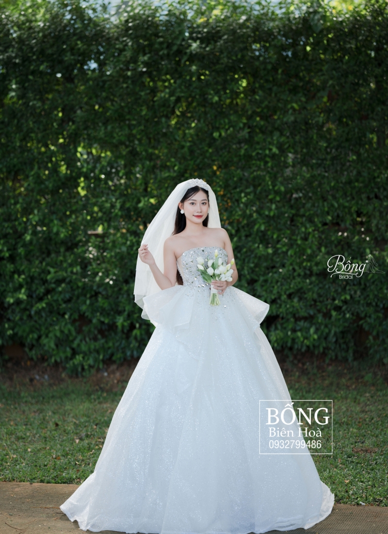 Váy Cưới Kim Sa Cúp Ngực Đính Đá Gương KSR135