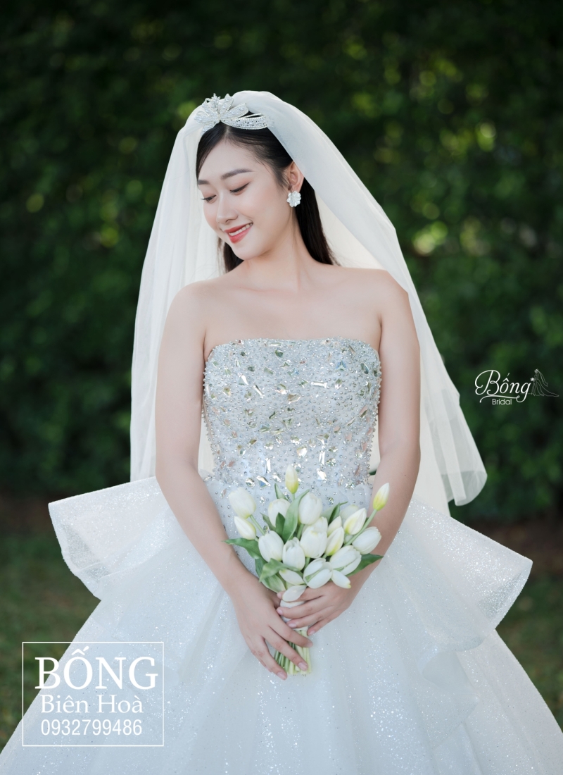 Váy Cưới Kim Sa Cúp Ngực Đính Đá Gương KSR135