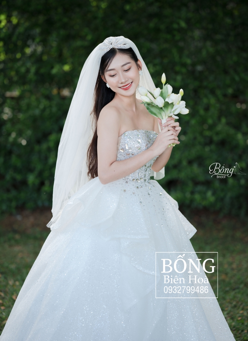 Váy Cưới Kim Sa Cúp Ngực Đính Đá Gương KSR135