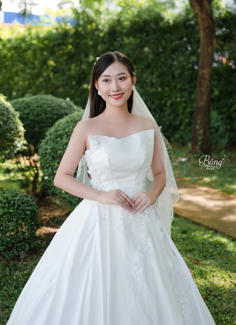 Váy Phi Nhật Phối Kim Tuyến Tùng Phồng To, Cúp Ngực Chéo, Kết Hoa 3D VC436