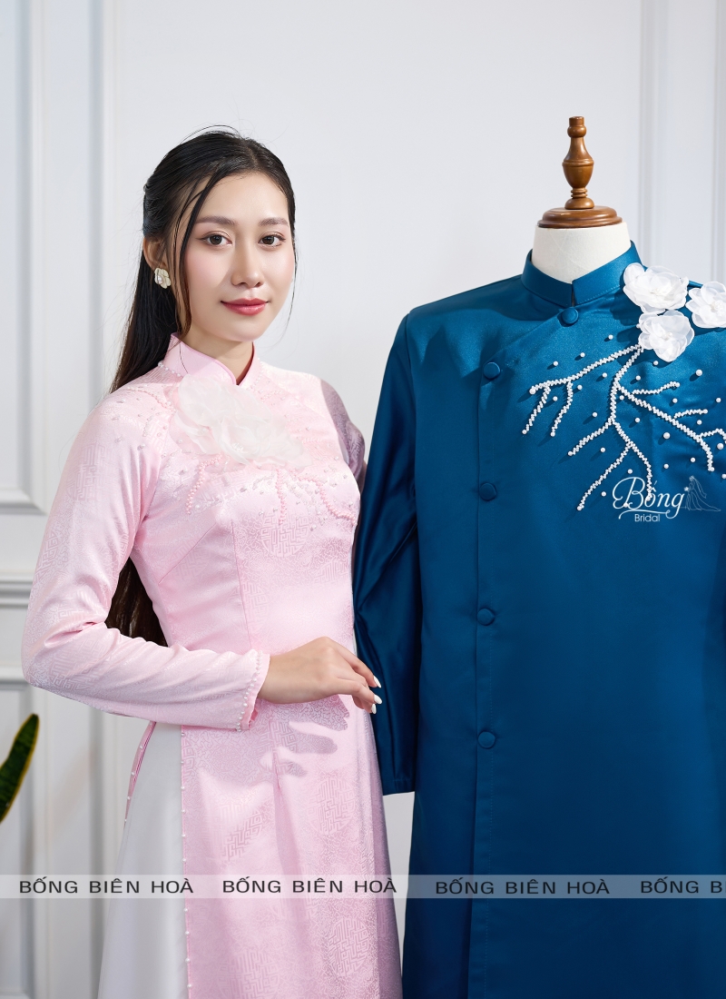 Áo Dài Nữ Hồng Kết Hoa Trắng 3D ADH263