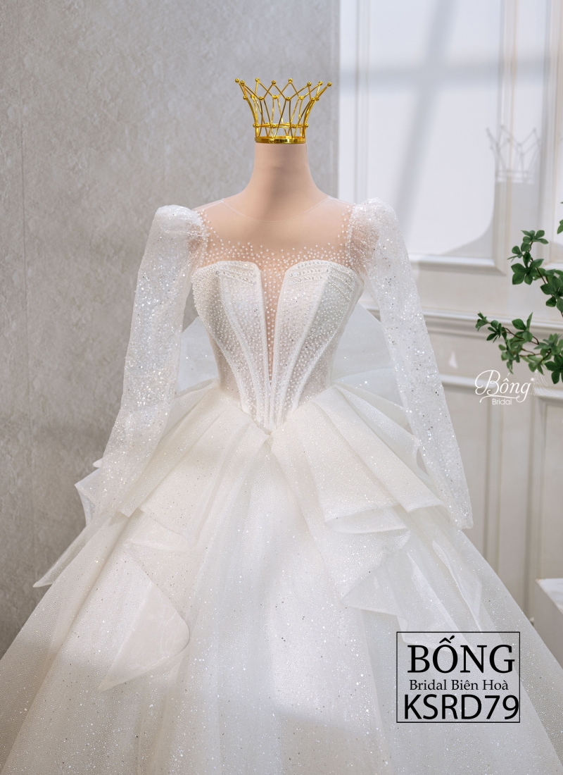 Váy Cưới Kim Tuyến Tay Dài Xẻ Ngực Kết Ngọc Kèm Nơ Sau KSRD79