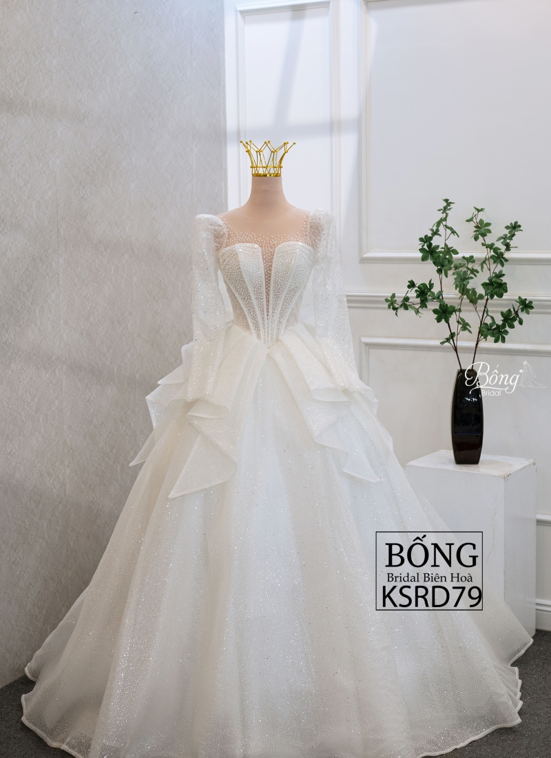 Váy Cưới Kim Tuyến Tay Dài Xẻ Ngực Kết Ngọc Kèm Nơ Sau KSRD79