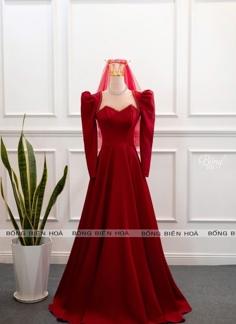 Váy Cưới Đỏ Đô Suông Ngực Tim Tay Dài HCD878